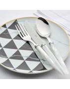 Cubiertos de colores Tang